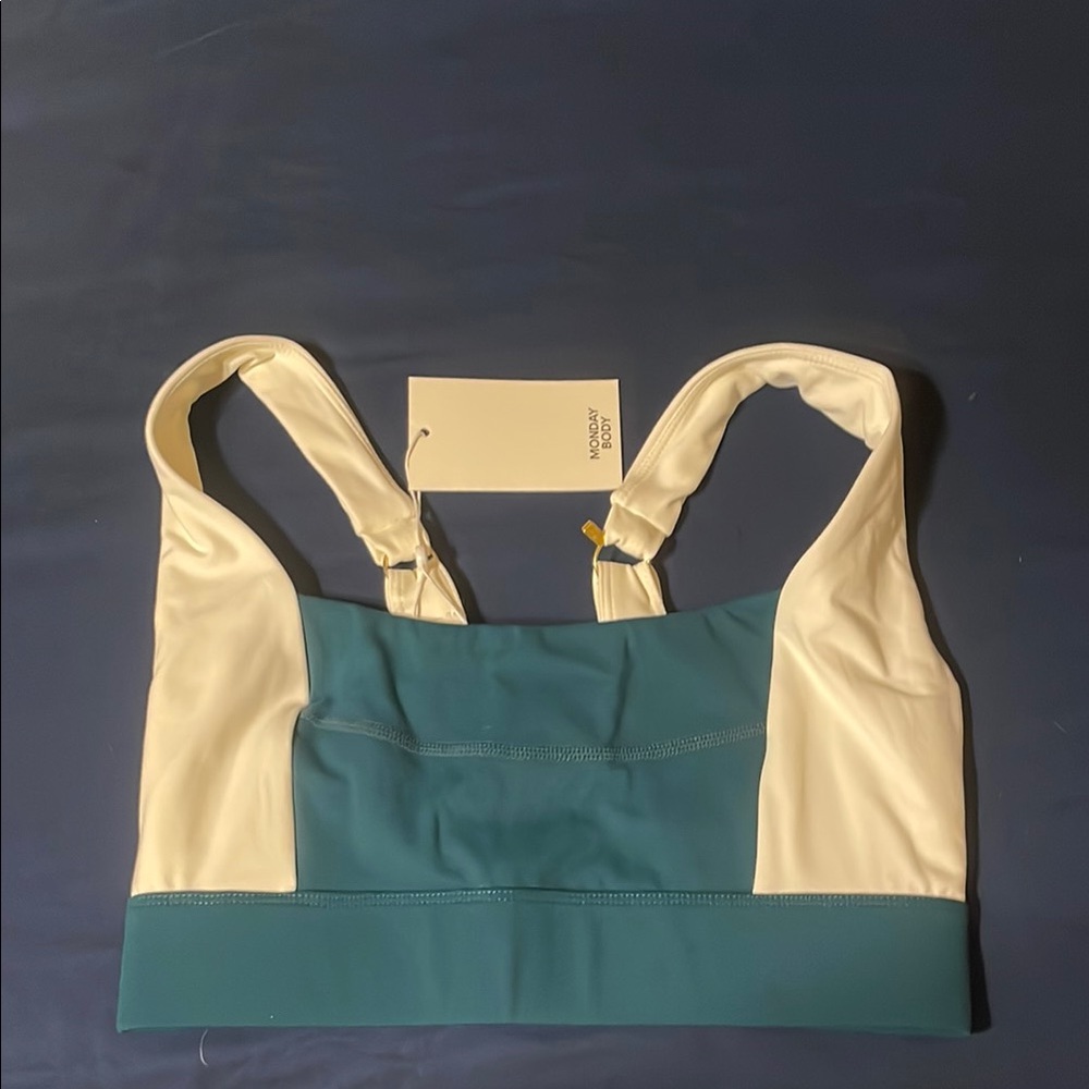 Monday Body Tash sports bra